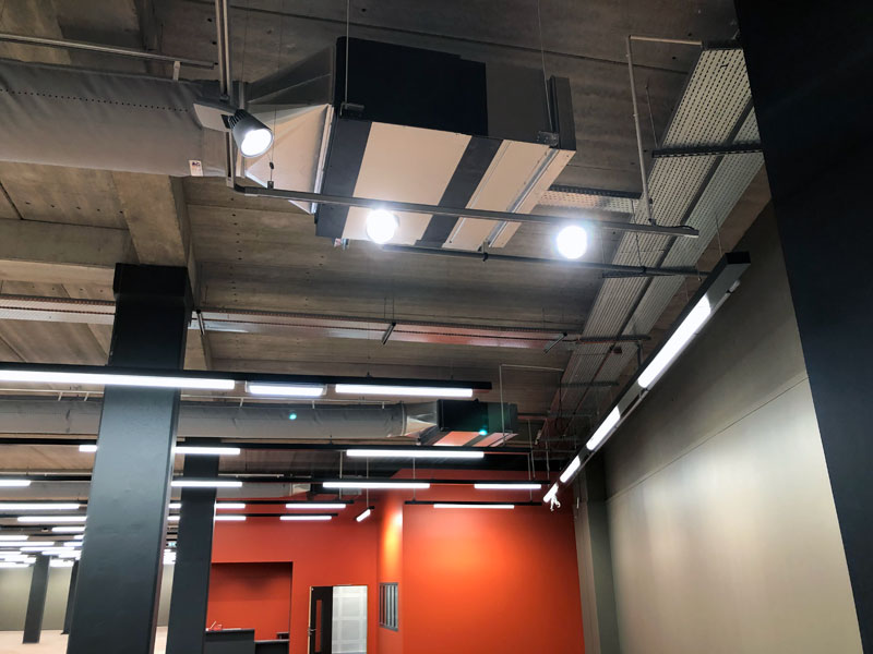 Unité gainable de climatisation au-dessus du faux-plafond chez Cultura